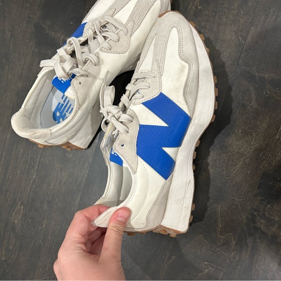 New Balance 327 - Picture 2 of 4